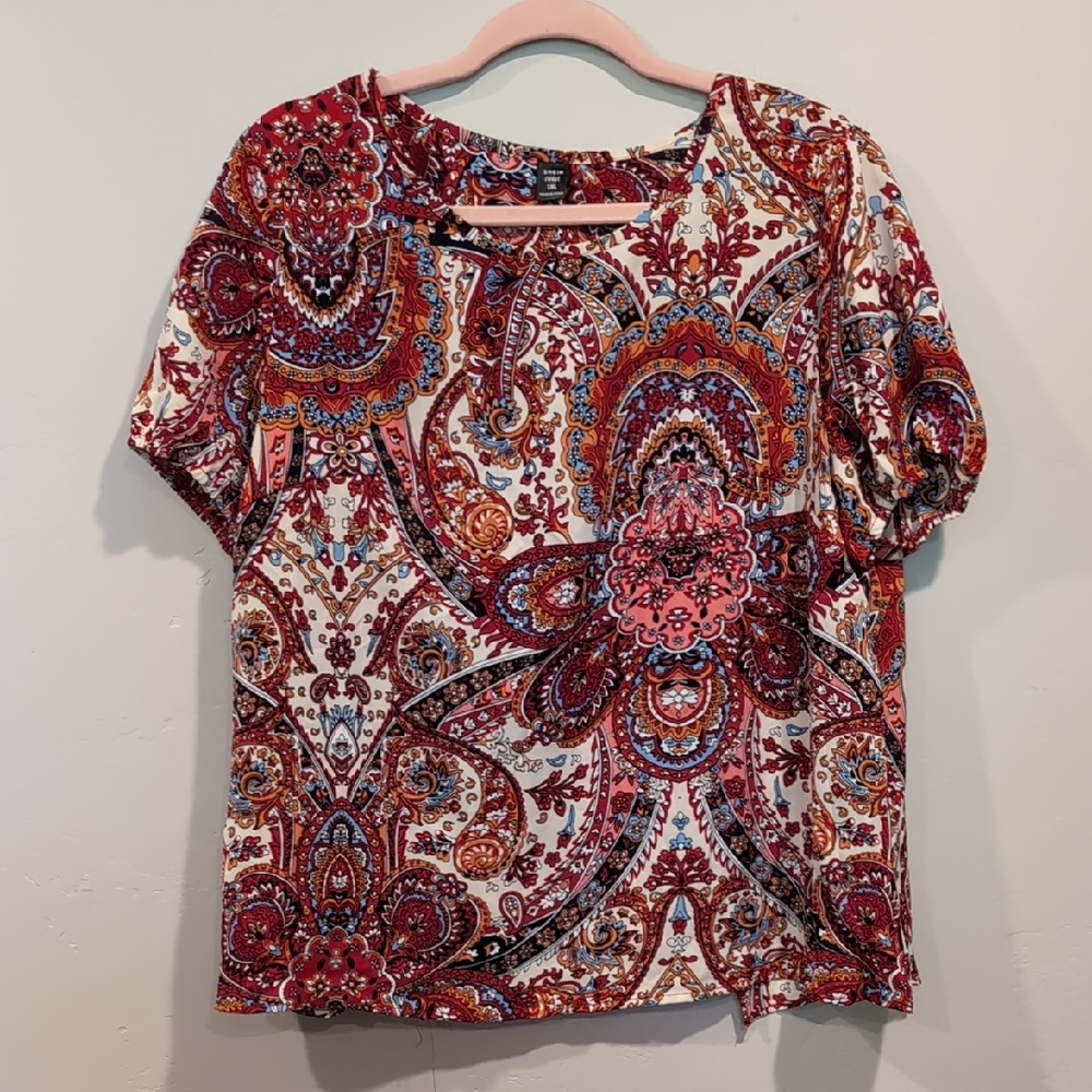 SHEIN Curve Red And Cream Multicolor Mixed Print Open Back Short Sleeve Blouse